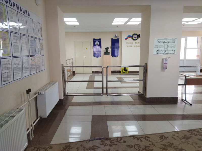 Фойе на 1 этаже Учебного корпуса.