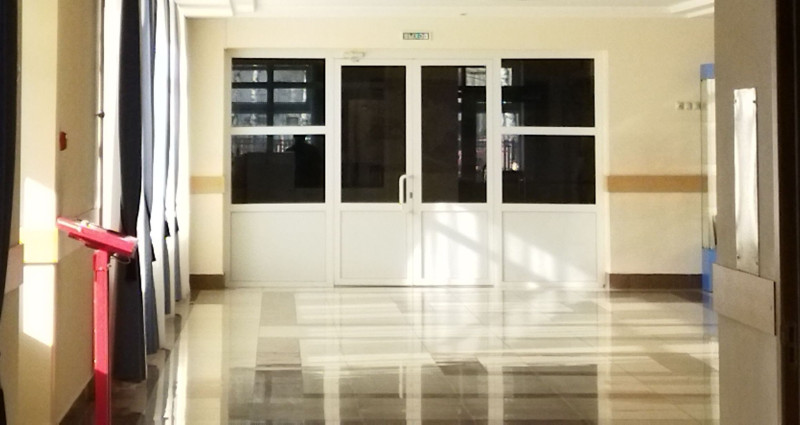 Фойе на 1 этаже Учебного корпуса.